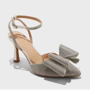 NWT Silver Rhinestone Heels with Bow & Ankle Strap Sz 9
